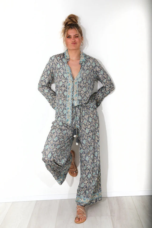 Seidenbluse "Grey Flower"