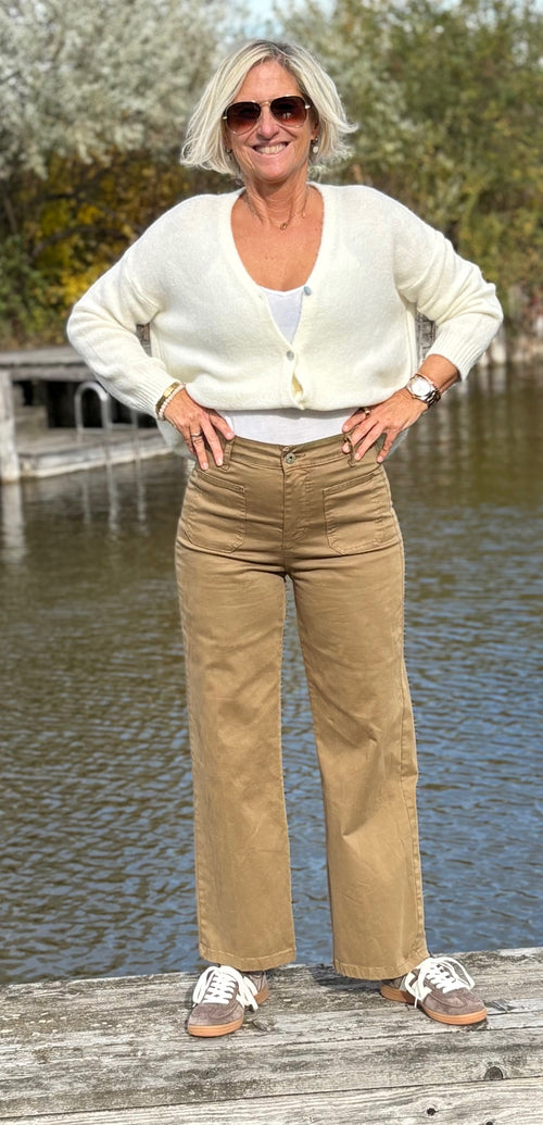 Jeans "Coffee" mit aufgesetzten Taschen