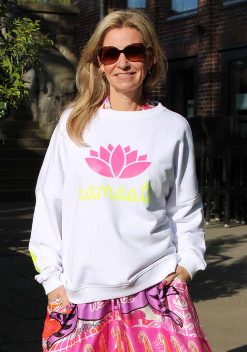 Miss Goodlife Sweater Round Neck "Namaste Double" white