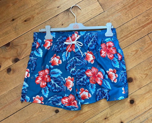 Short  medium 14 inch Hibiscus