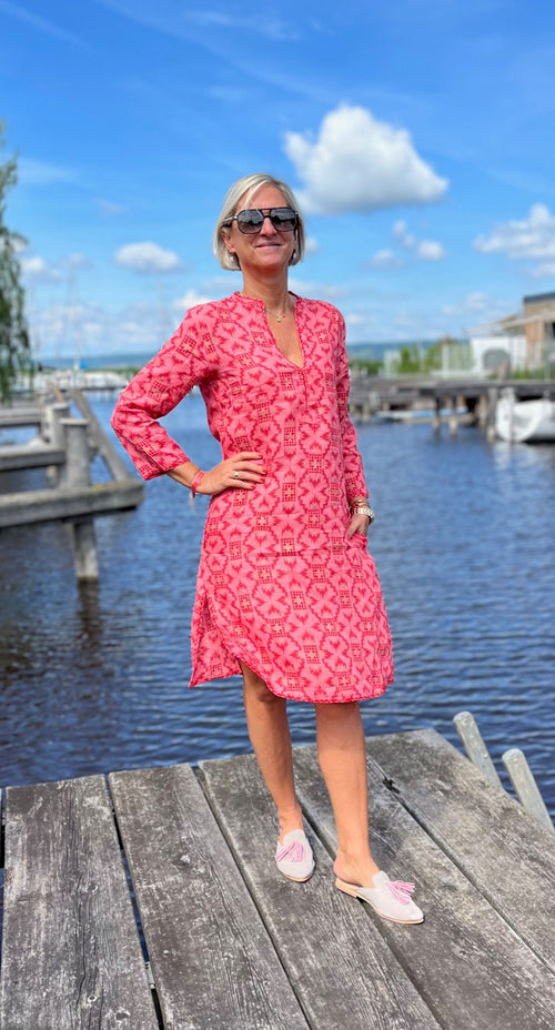 Sapphire Short Kaftan Coral Ikat