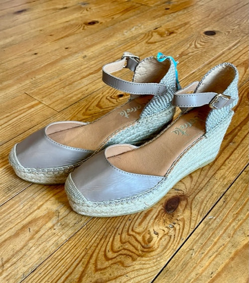 Wedges Medium Glattleder taupe