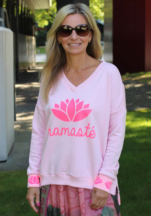 Miss Goodlife Sweater V-Neck Namaste Glitter rose