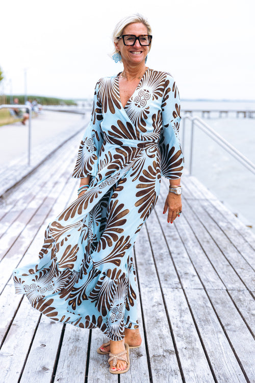 Seiden Maxidress Lisboa "Leaves" light blue brown